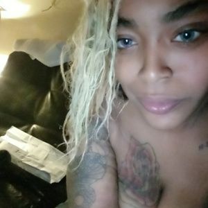 Meet your Posher, Nina